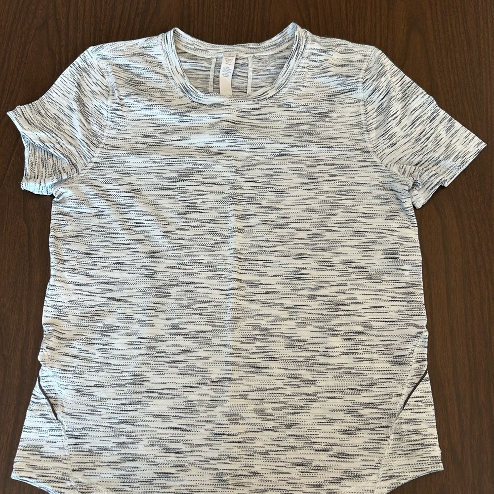 Lululemon Athletica Gray Fitted Short Sleeve T-Shirt
